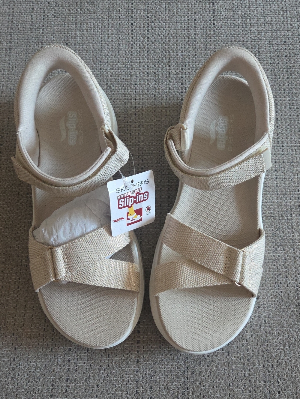 Skechers Hands Free Slip-ins NWT 9